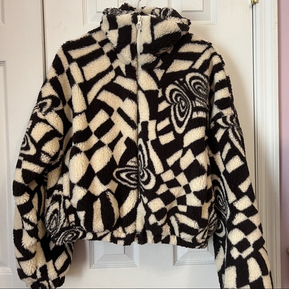 Small - Black & White Olivia Print Sherpa Jacket - Picture 1 of 16